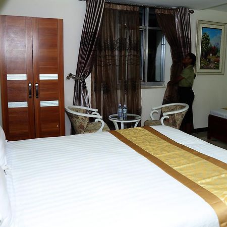 La Grande Hotel Кампала Екстер'єр фото