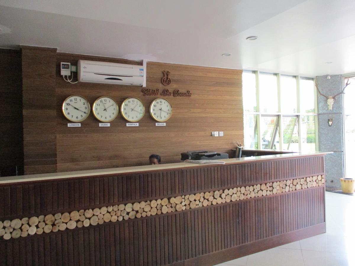 La Grande Hotel Кампала Екстер'єр фото