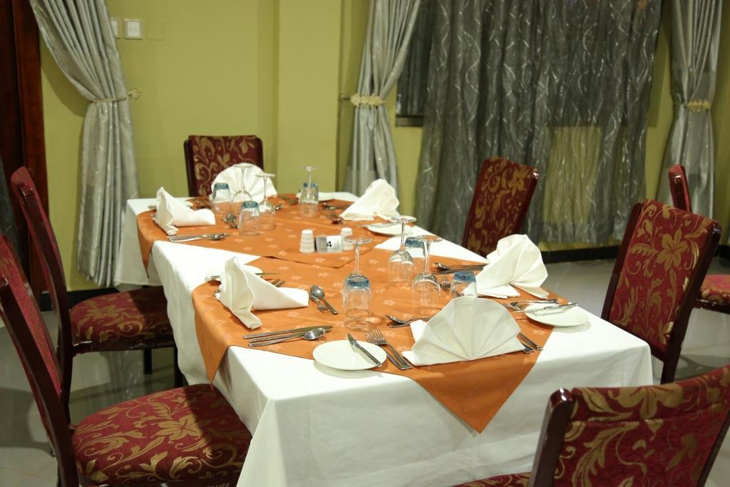 La Grande Hotel Кампала Екстер'єр фото