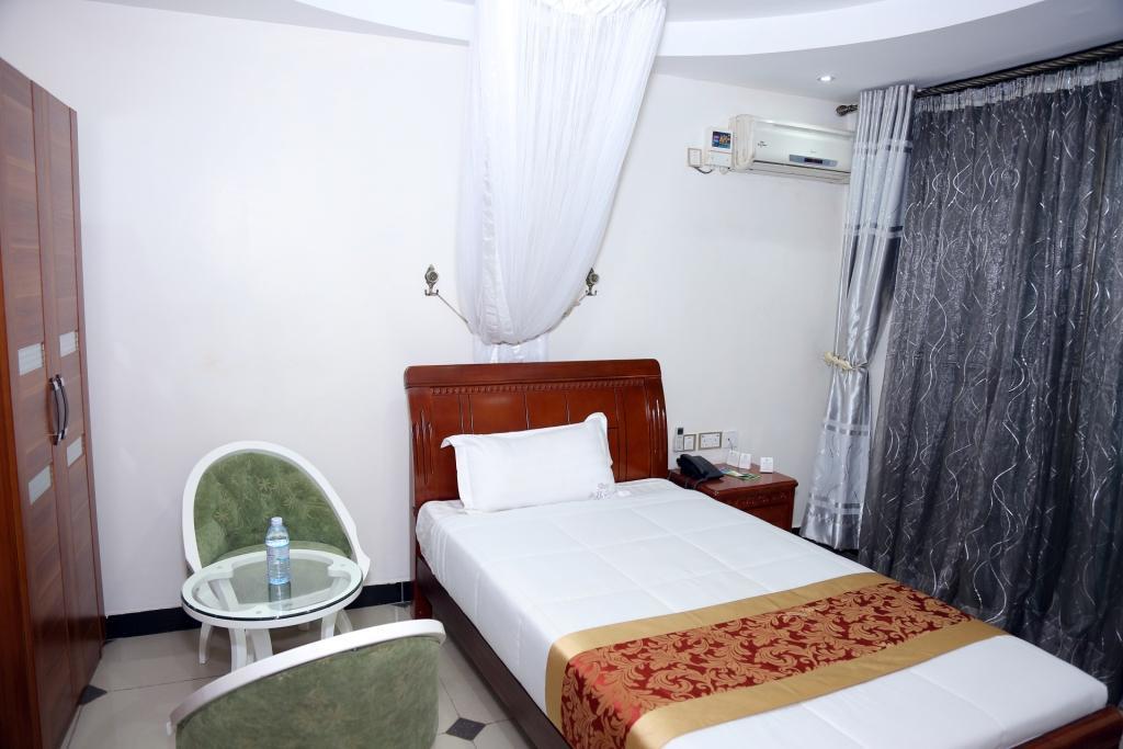 La Grande Hotel Кампала Екстер'єр фото