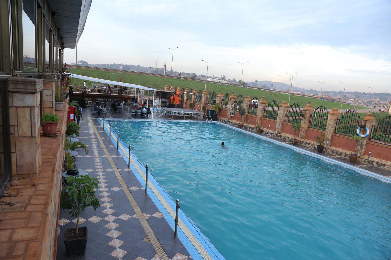 La Grande Hotel Кампала Екстер'єр фото